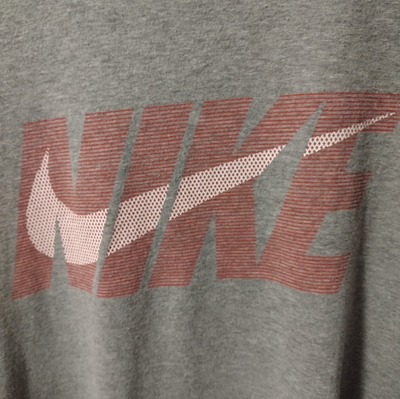 The Nike Tee - Picture 3 of 4